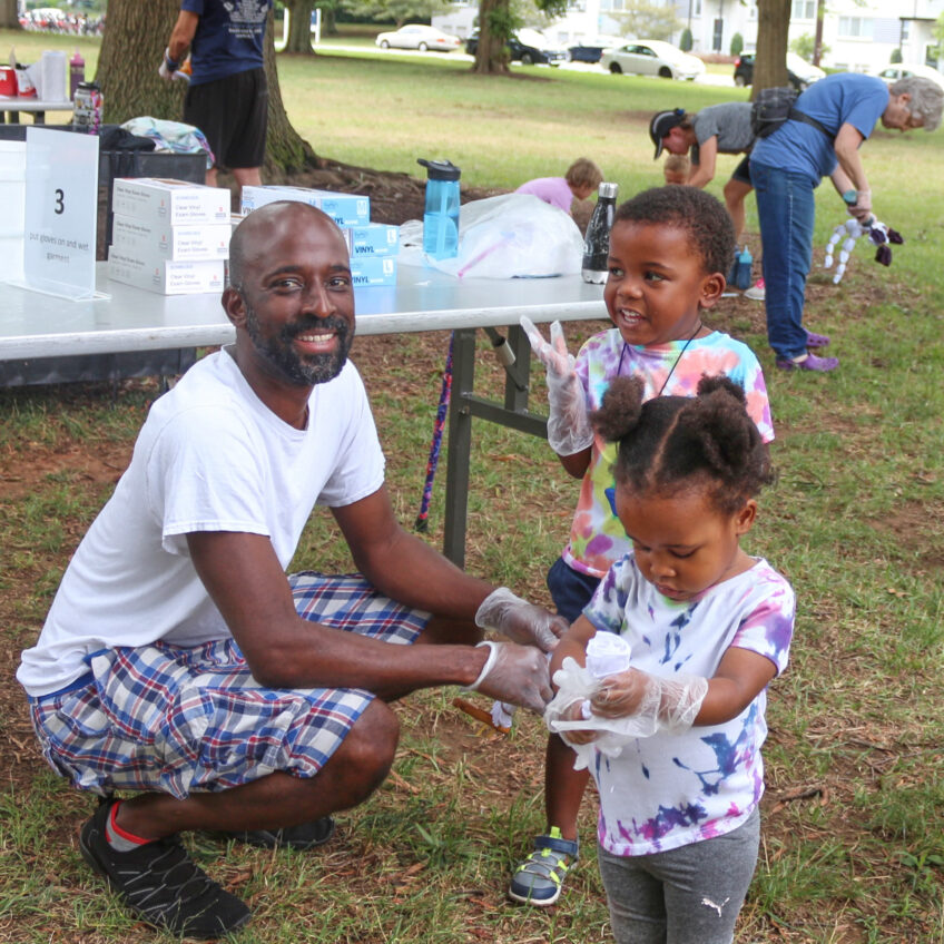 In Tie-Dye Artful Afternoon Artists Find Their Colors